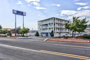 Гостиница Motel 6-Flagstaff, AZ - East  Флагстафф